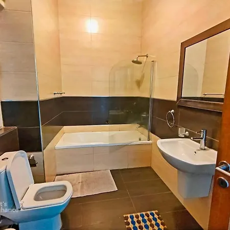 Remarkable 2-bed In St Julians San Ġiljan